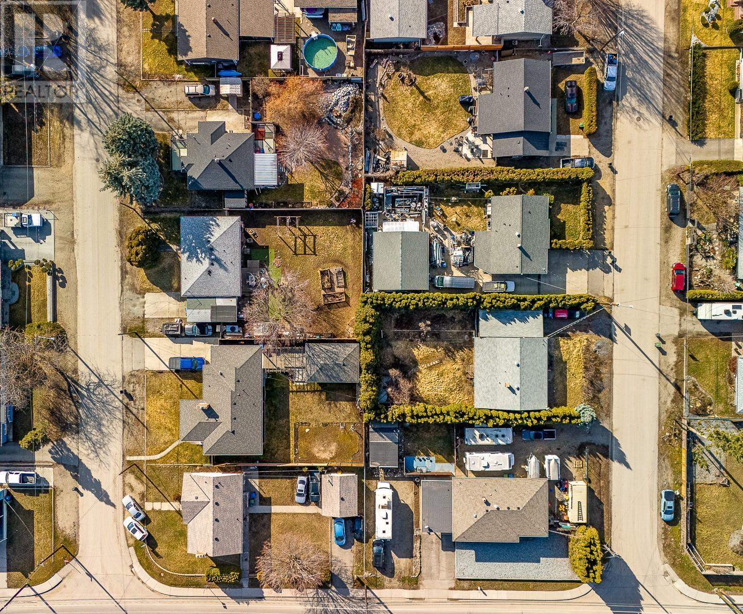 525 Mcdonald Road, Kelowna, BC - With View