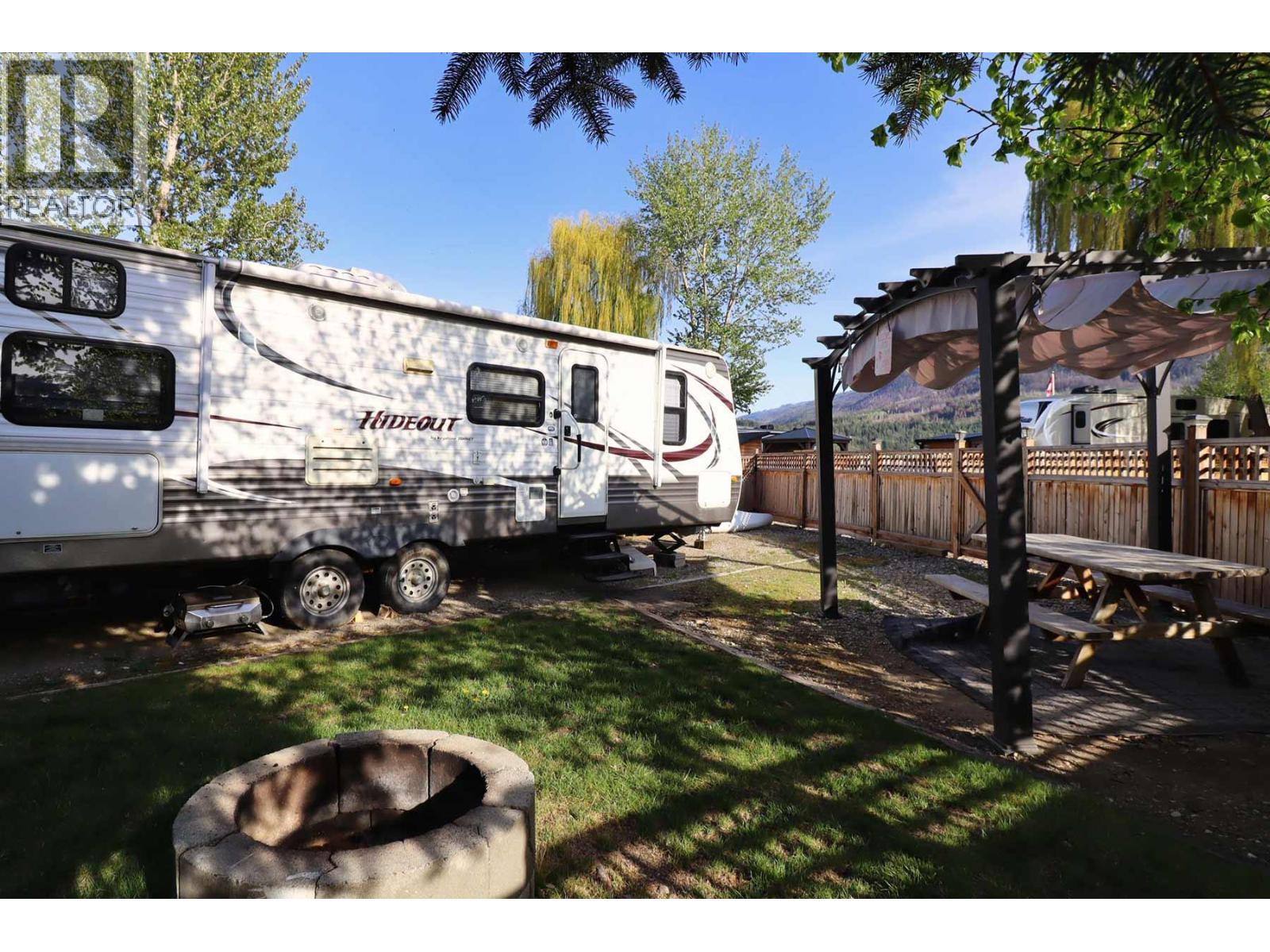 69 Cottonwood Drive, Lee Creek, BC