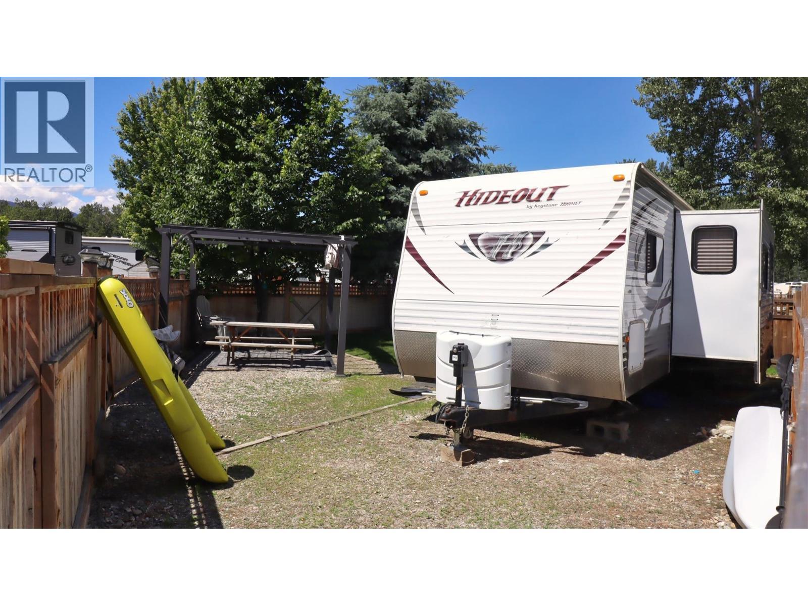 69 Cottonwood Drive, Lee Creek, BC