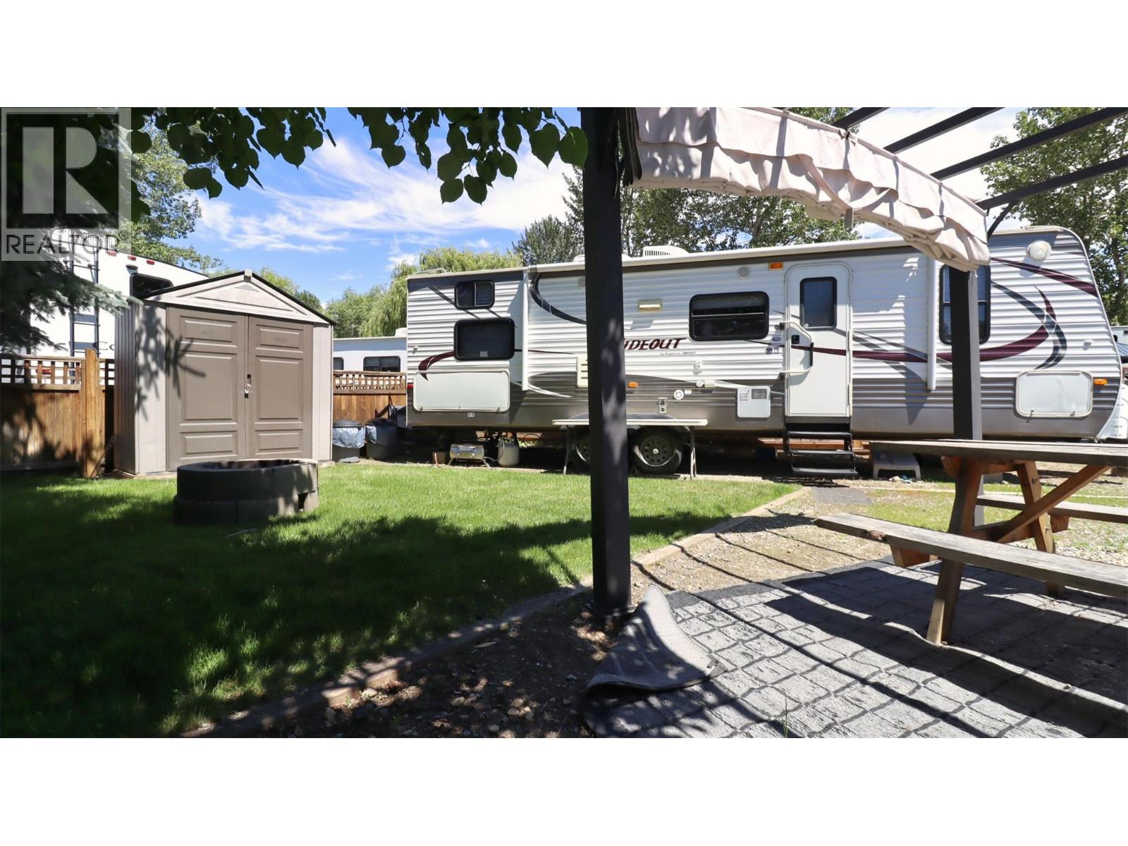 69 Cottonwood Drive, Lee Creek, BC