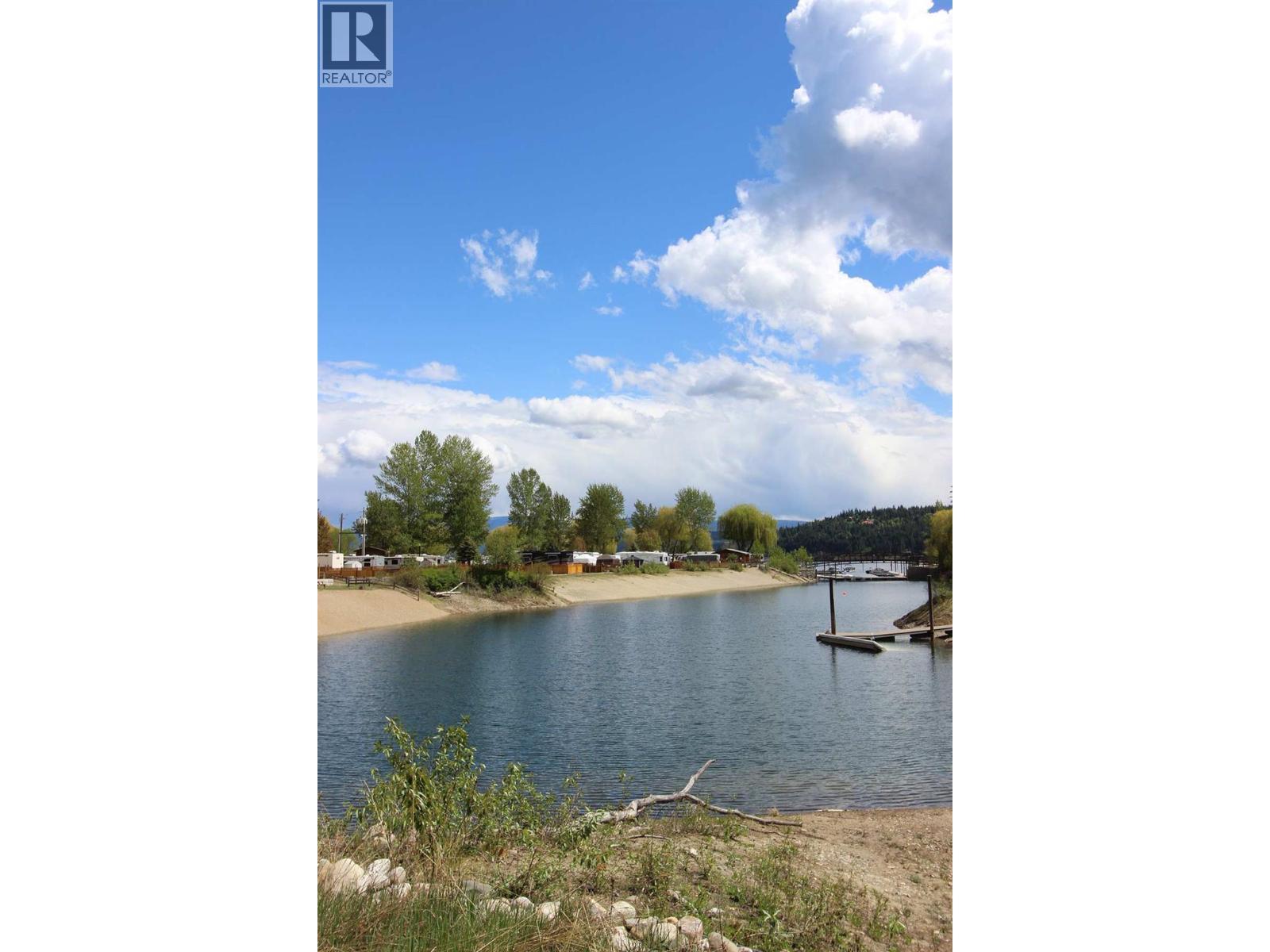 69 Cottonwood Drive, Lee Creek, BC