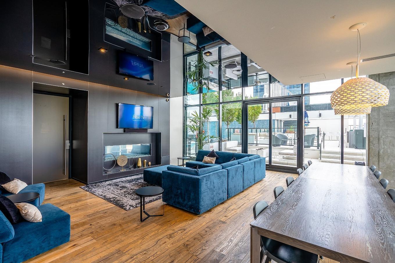 Common room - 2001-1288 Av. Des Canadiens-De-Montréal, Montréal (Ville-Marie), QC - Indoor With Fireplace