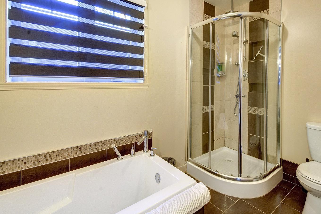 Bathroom - 1331 Rue Labelle, Mont-Tremblant, QC - Indoor Photo Showing Bathroom