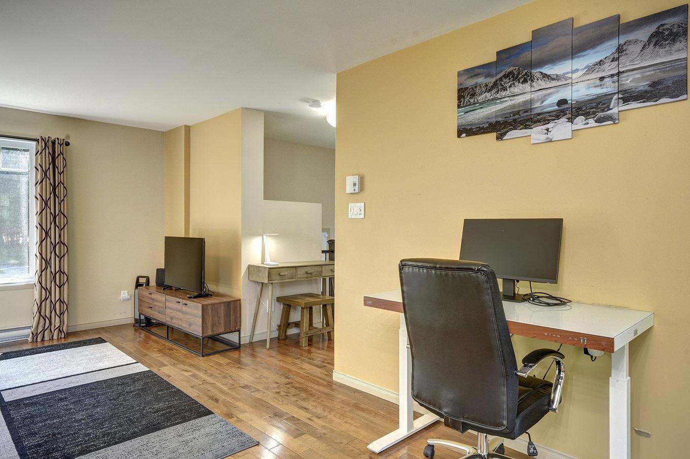 Living room - 1331 Rue Labelle, Mont-Tremblant, QC - Indoor Photo Showing Office