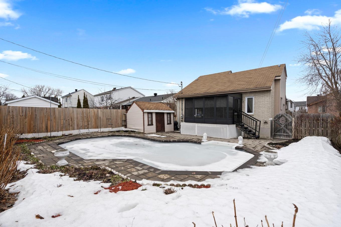 Piscine - 6490 Rue Des Marronniers, Longueuil (Saint-Hubert), QC - Outdoor