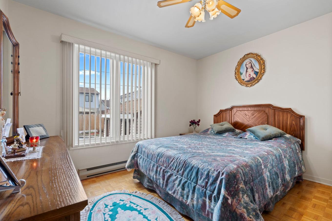 Chambre à coucher - 6490 Rue Des Marronniers, Longueuil (Saint-Hubert), QC - Indoor Photo Showing Bedroom