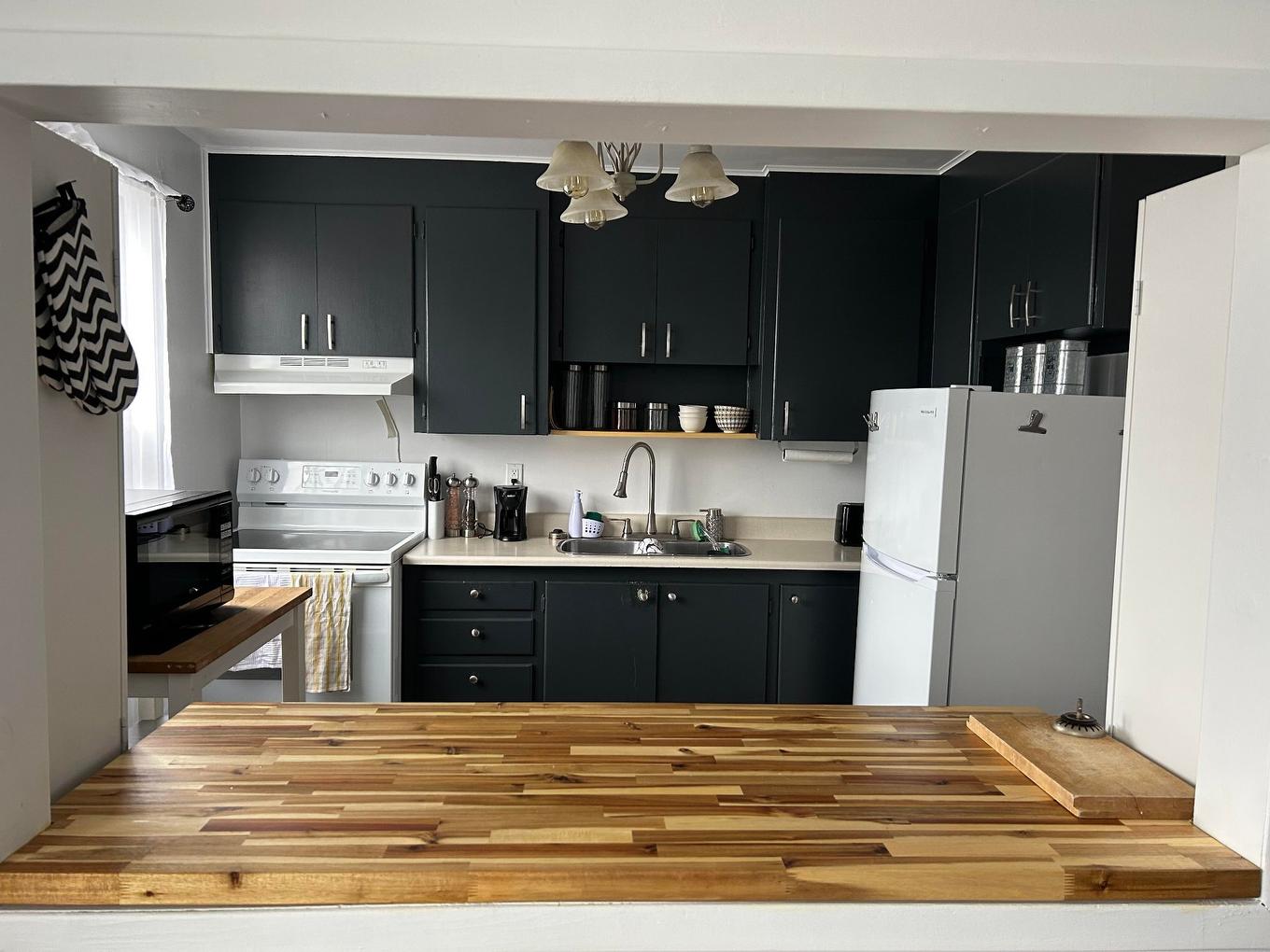Cuisine - 108 8E Rue, Rouyn-Noranda, QC - Indoor Photo Showing Kitchen With Double Sink