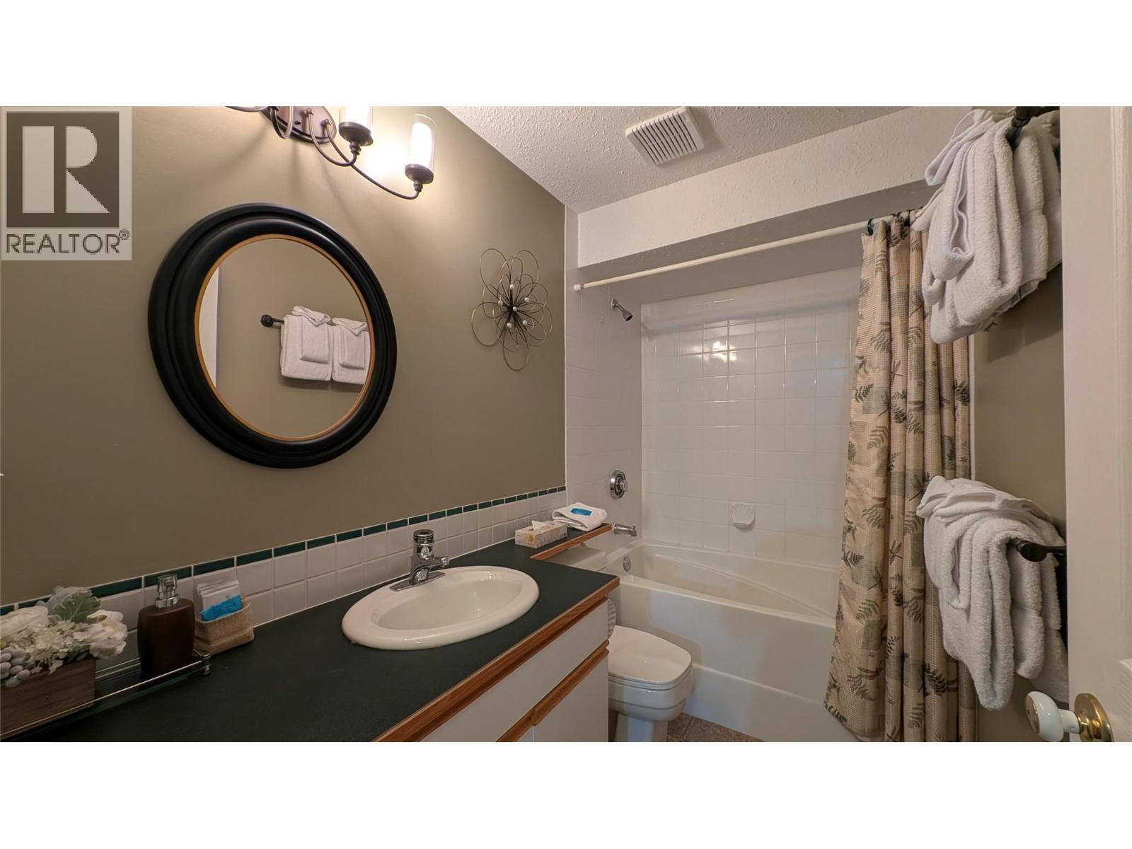 5155 Fairway Drive Unit# 703, Fairmont Hot Springs, BC - Indoor Photo Showing Bathroom