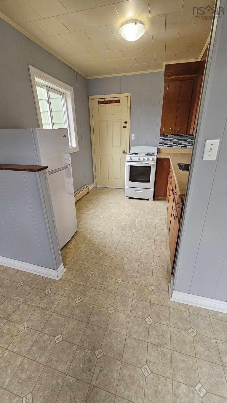 15 Pool Road, Sheet Harbour, NS