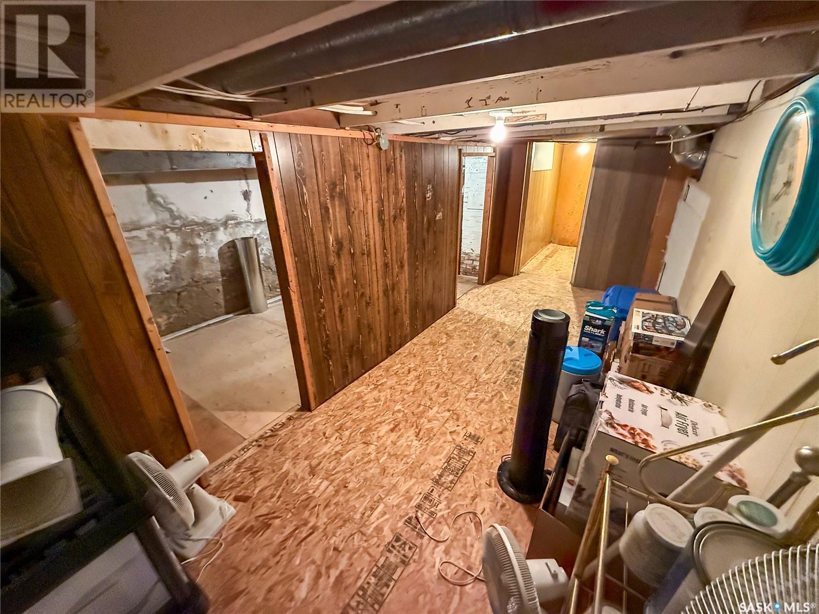 103 1St Street E, Frontier, SK - Indoor