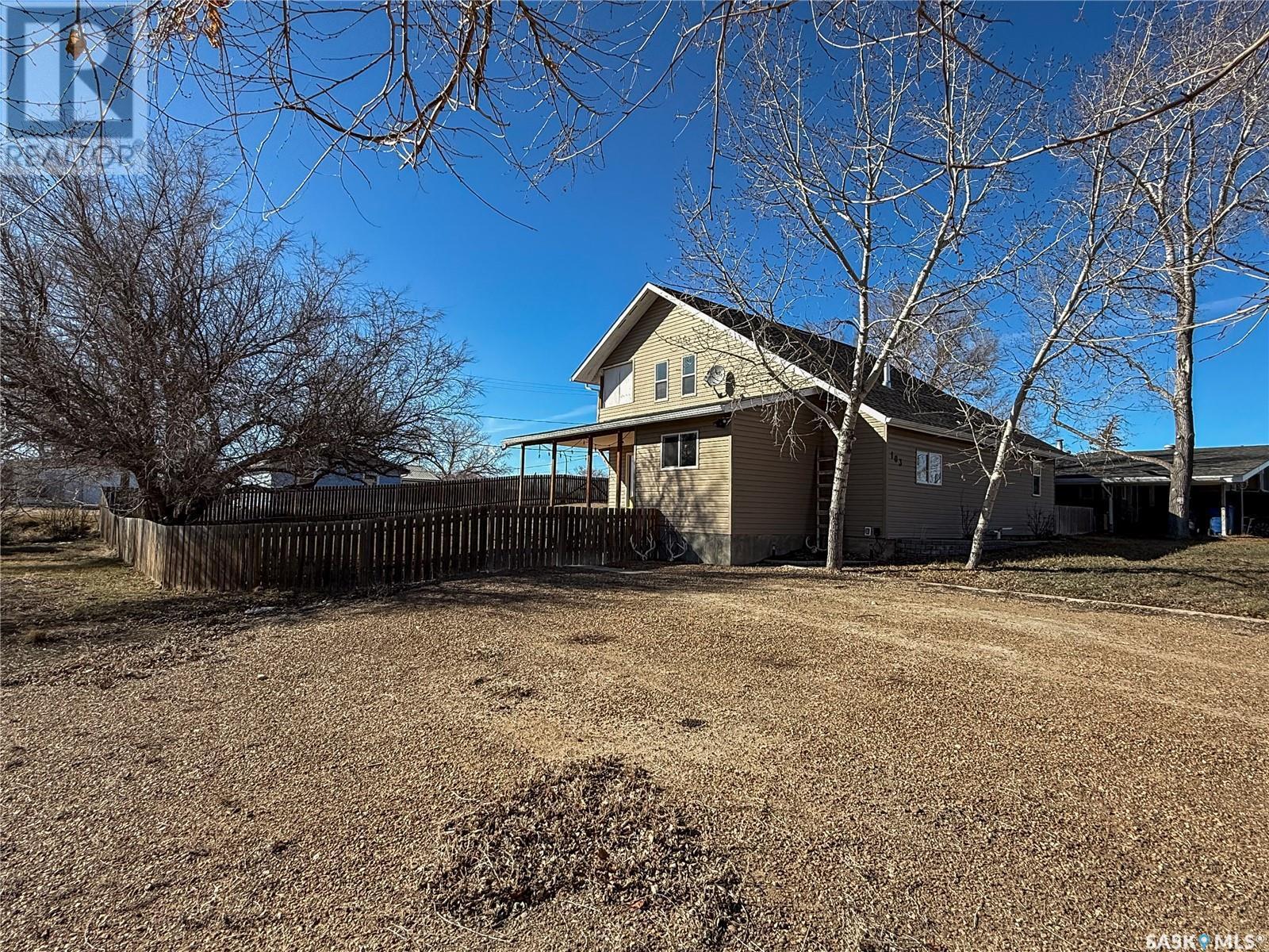 103 1St Street E, Frontier, SK - Outdoor