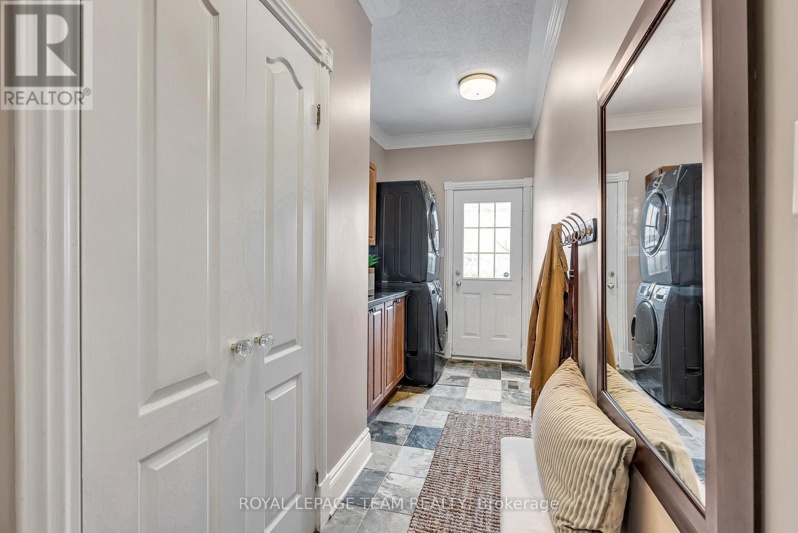 1345 Potter Drive, Ottawa, ON - Indoor