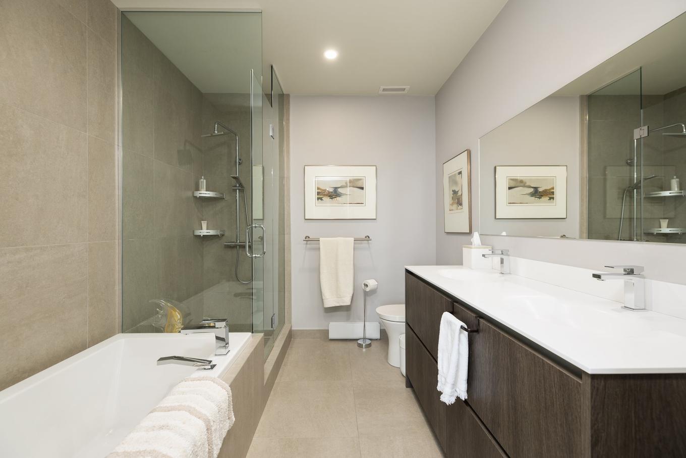 Salle de bains attenante à la CCP - 106-36 Ch. Du Bord-Du-Lac-Lakeshore, Pointe-Claire, QC - Indoor Photo Showing Bathroom