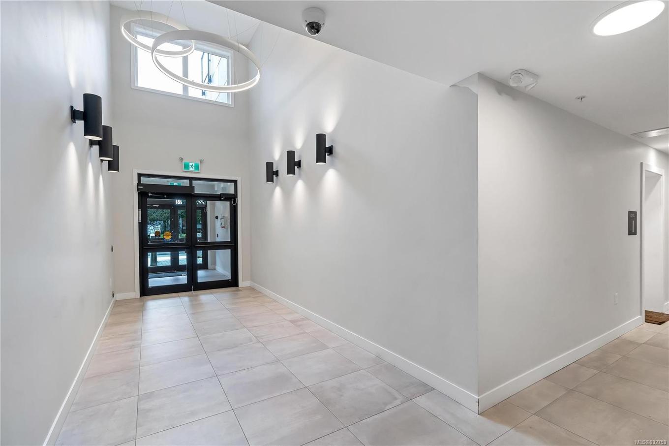 205-4030 Shelbourne St, Saanich, BC - Indoor Photo Showing Other Room