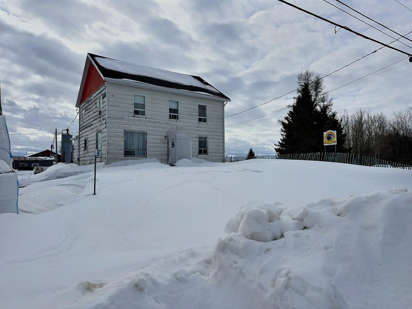 Façade - 770 Route 111 O., Macamic, QC