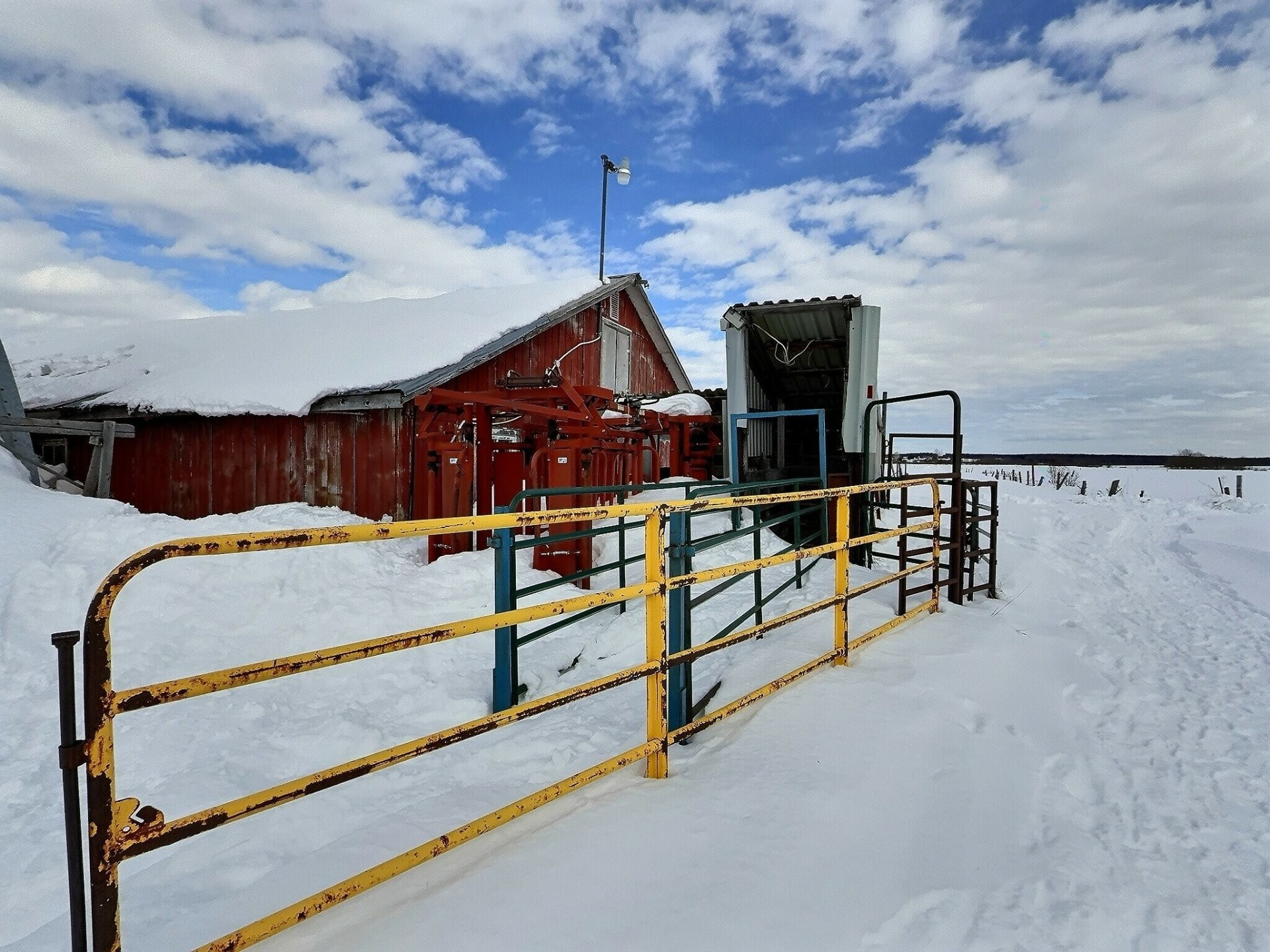 Barn - 770 Route 111 O., Macamic, QC