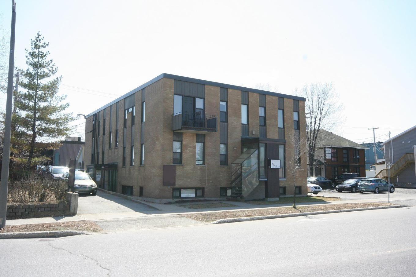 Frontage - 1-212 Av. Du Lac, Rouyn-Noranda, QC