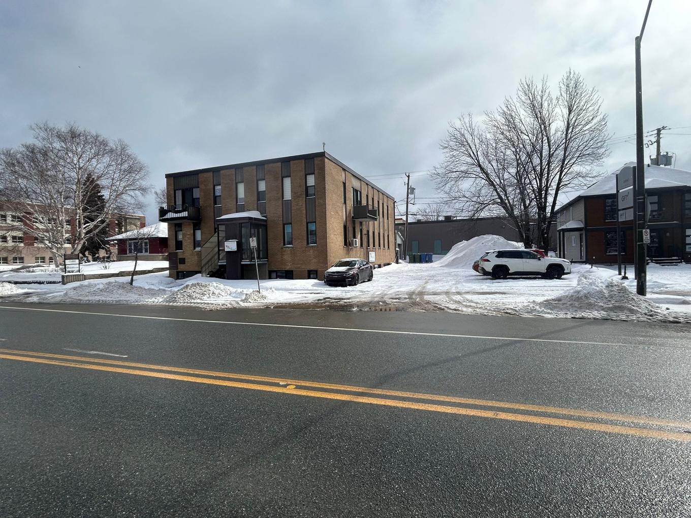 Frontage - 2-212 Av. Du Lac, Rouyn-Noranda, QC - Outdoor