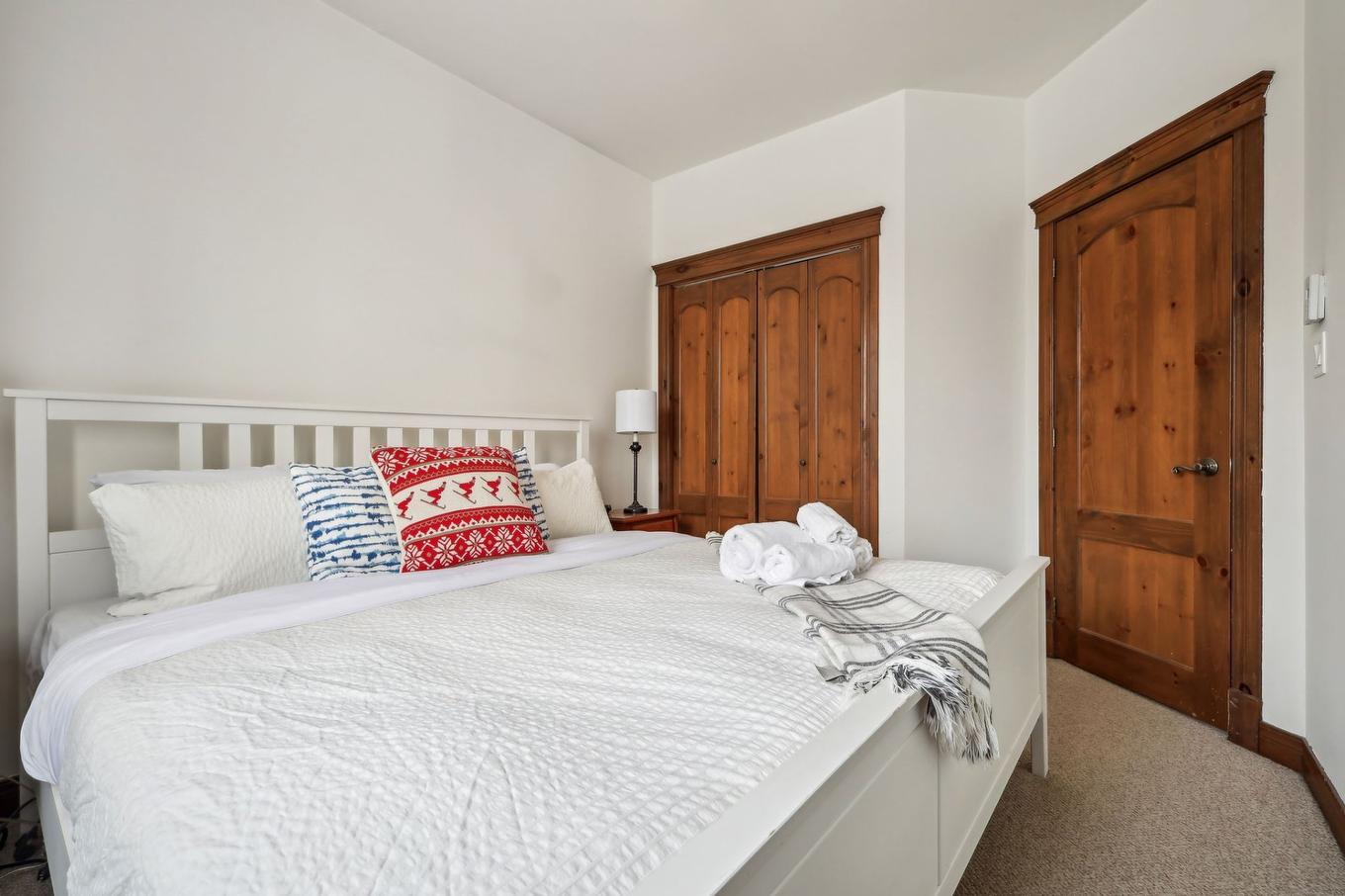 Bedroom - 9-118 Ch. Des Quatre-Sommets, Mont-Tremblant, QC - Indoor Photo Showing Bedroom