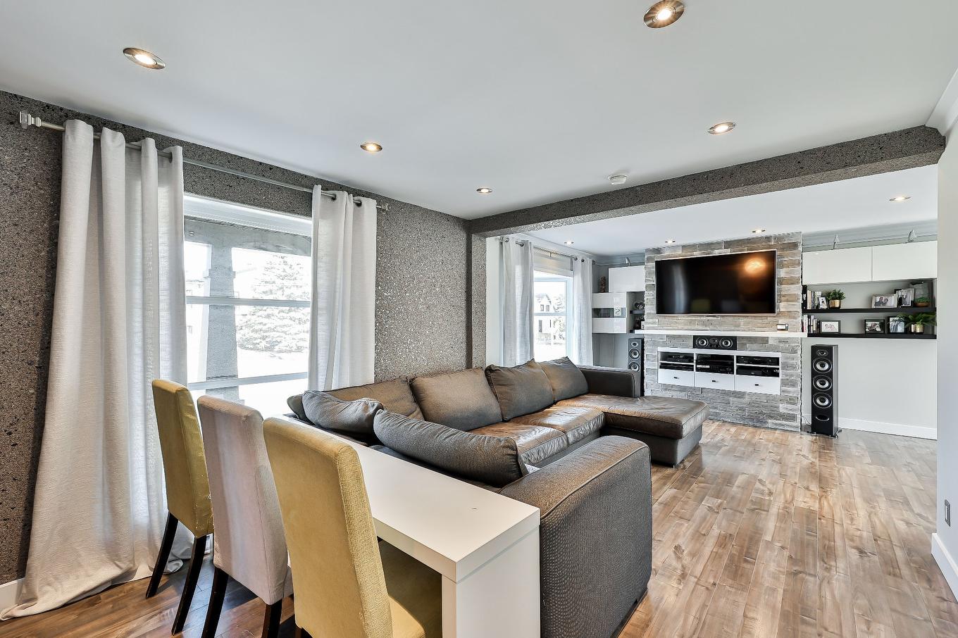 Salon - 6680Z Boul. Laurier, Terrebonne (La Plaine), QC - Indoor Photo Showing Living Room