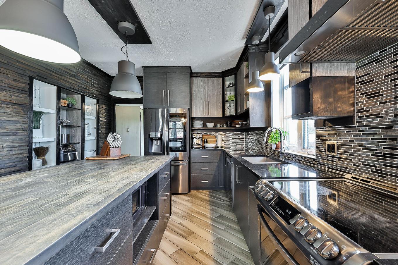 Cuisine - 6680Z Boul. Laurier, Terrebonne (La Plaine), QC - Indoor Photo Showing Kitchen With Upgraded Kitchen