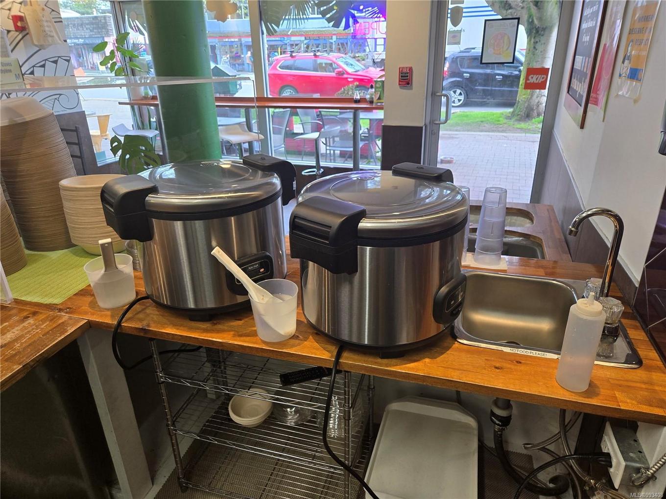 102-240 Cook St, Victoria, BC