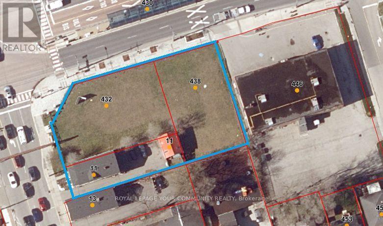 11 Main St (432/438 Davis) E, Newmarket, ON