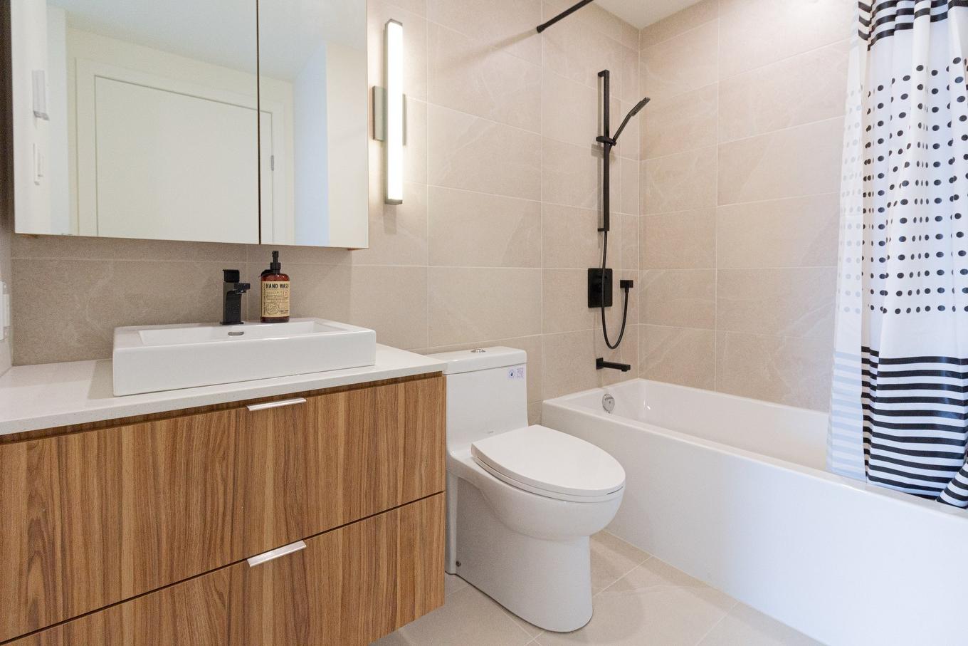 Ensuite bathroom - 709-200 Boul. Marcel-Laurin, Montréal (Saint-Laurent), QC - Indoor Photo Showing Bathroom