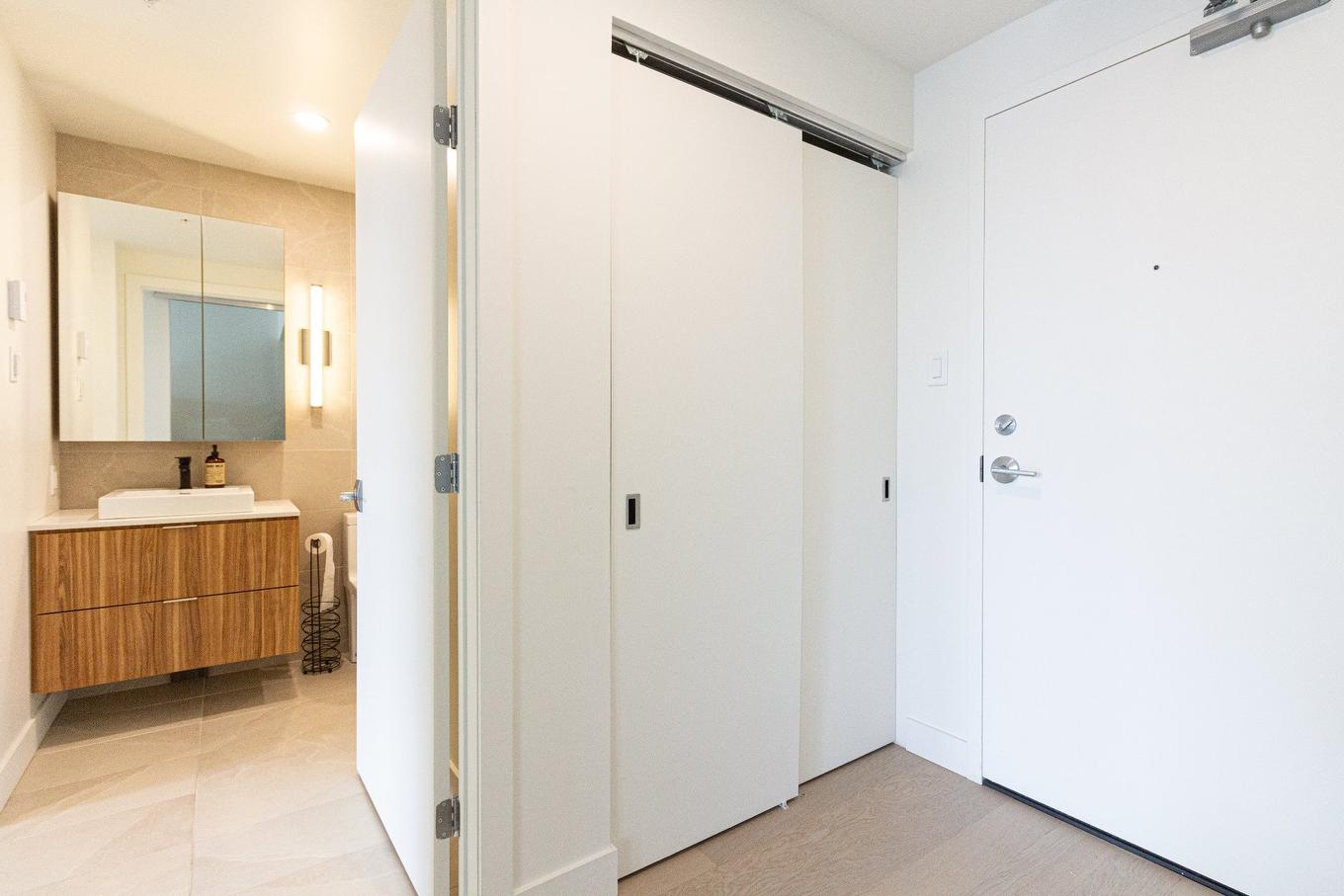 Hall - 709-200 Boul. Marcel-Laurin, Montréal (Saint-Laurent), QC - Indoor Photo Showing Other Room