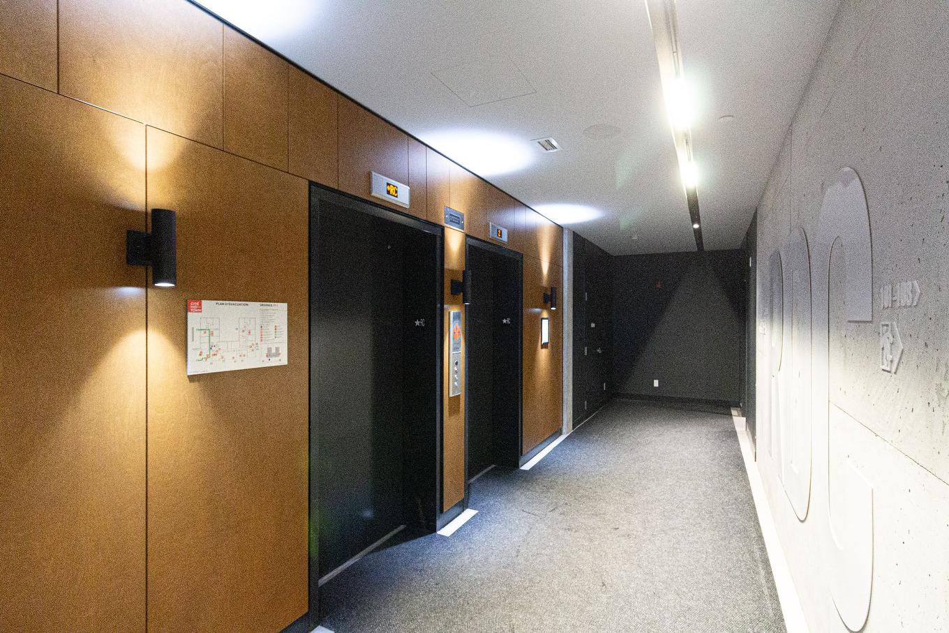 Elevator - 709-200 Boul. Marcel-Laurin, Montréal (Saint-Laurent), QC - Indoor Photo Showing Other Room