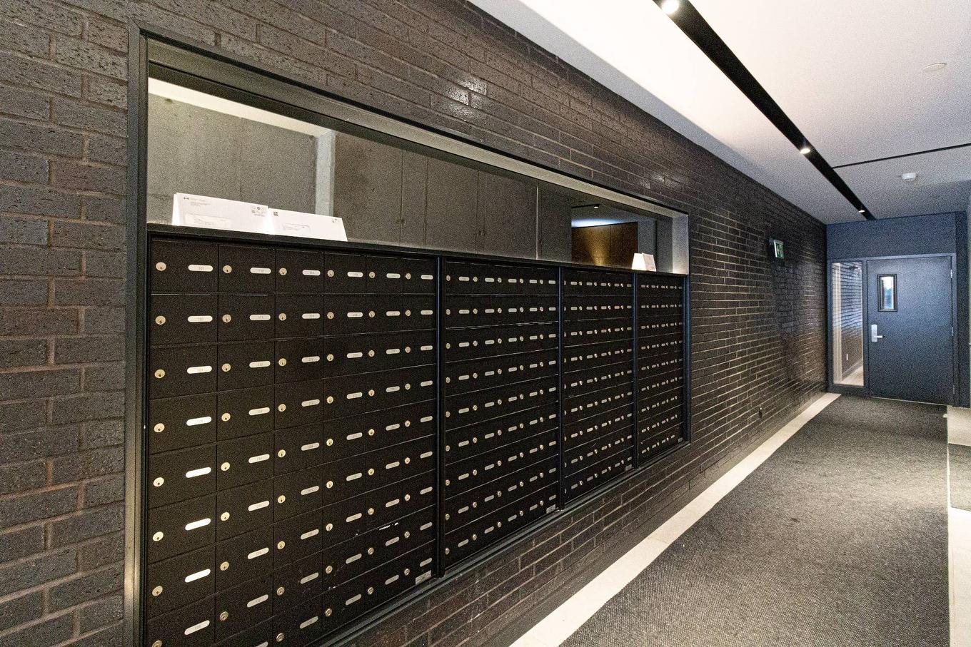 Reception area - 709-200 Boul. Marcel-Laurin, Montréal (Saint-Laurent), QC - Outdoor With Exterior