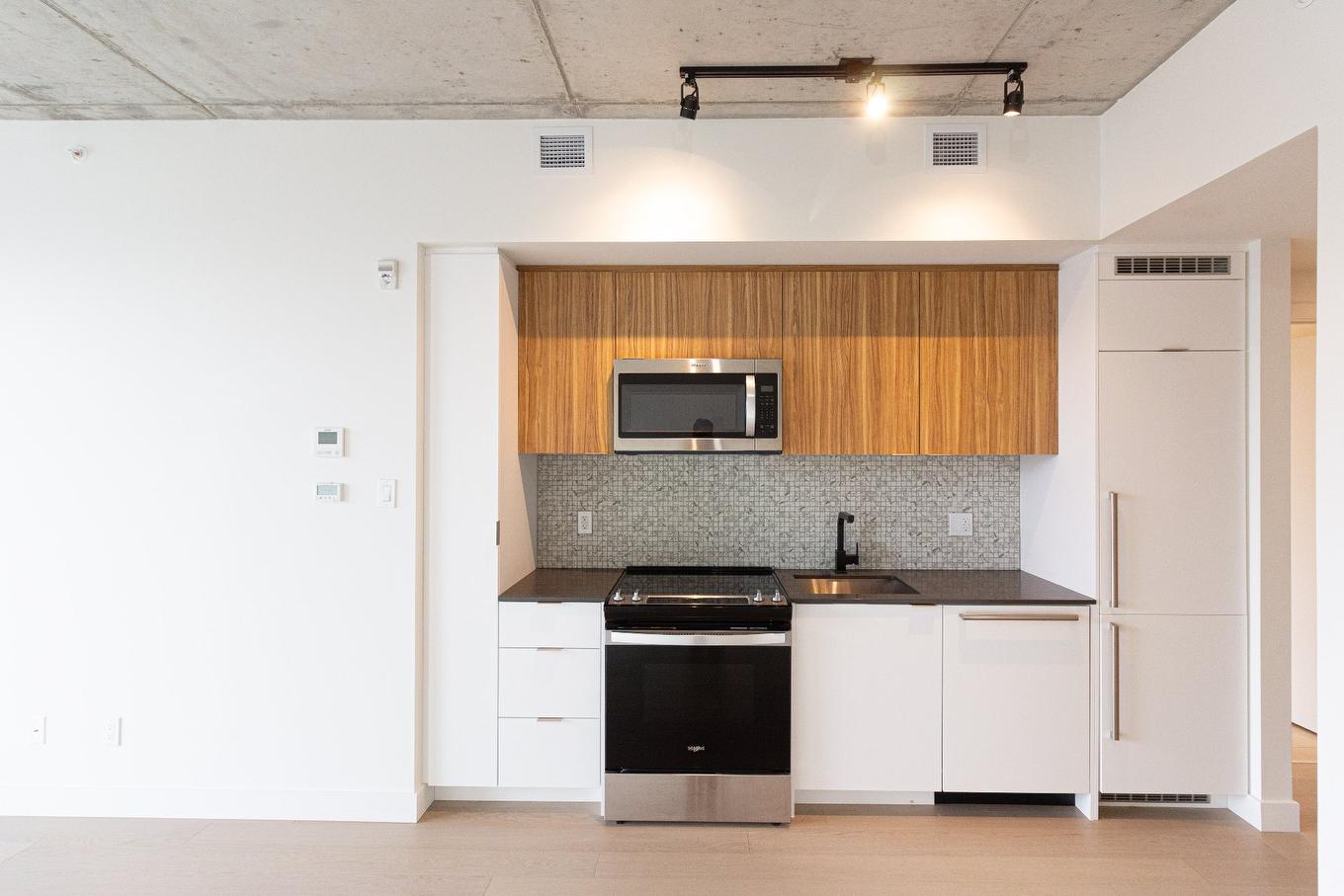 Kitchen - 709-200 Boul. Marcel-Laurin, Montréal (Saint-Laurent), QC - Indoor Photo Showing Kitchen