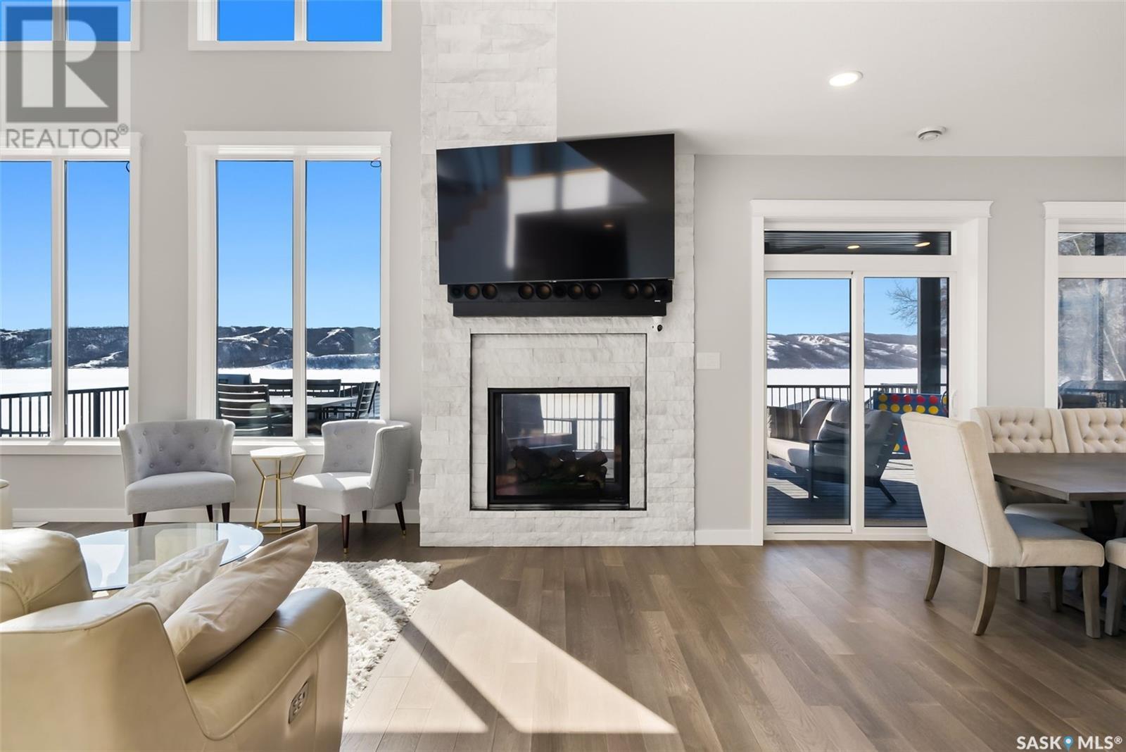 802 Groomes Vista Road, North Qu'Appelle Rm No. 187, SK - Indoor Photo Showing Living Room With Fireplace
