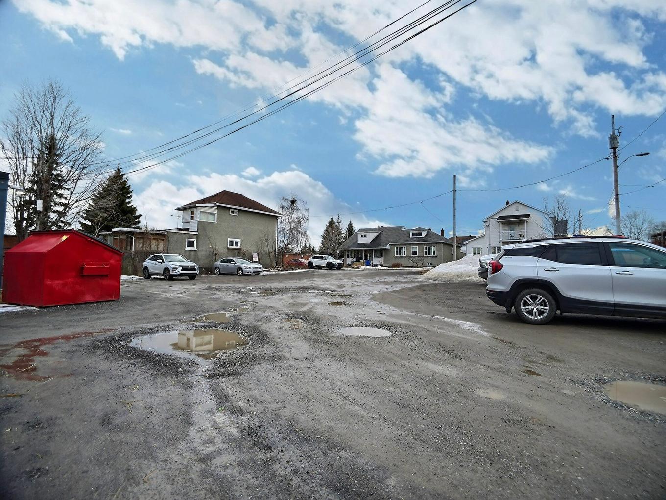 Stationnement - 177 Boul. St-Joseph, Gatineau (Hull), QC