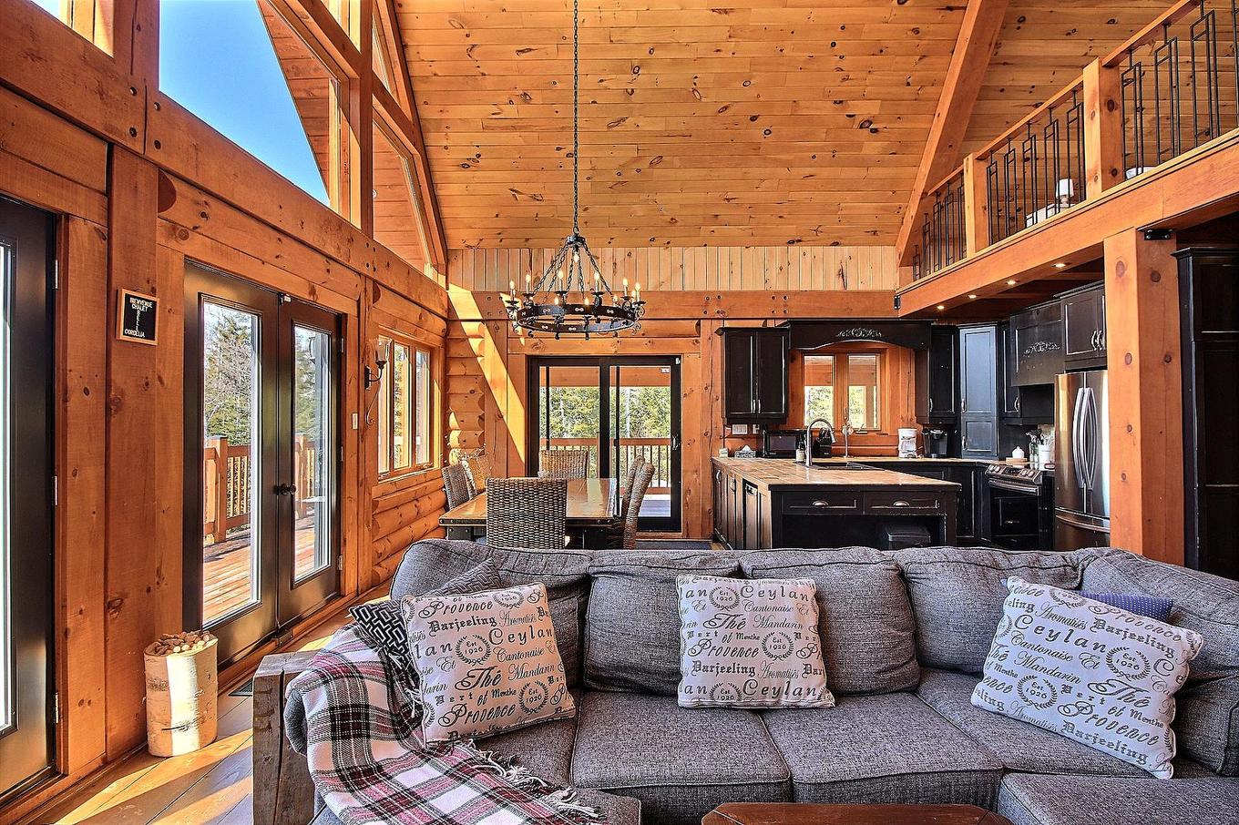 Vue d'ensemble - 25 Ch. Cordélia-Hamelin, Nominingue, QC - Indoor Photo Showing Living Room