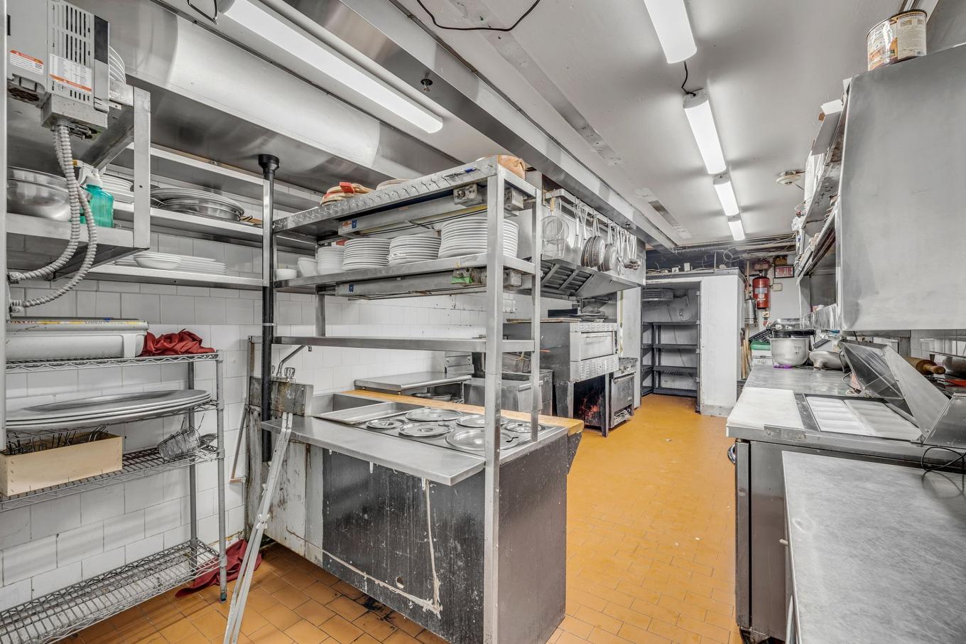 Kitchen - 595 Grande Allée E., Québec (La Cité-Limoilou), QC