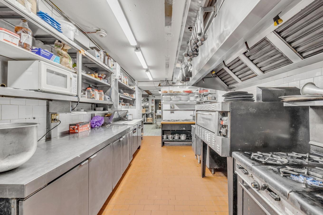 Kitchen - 595 Grande Allée E., Québec (La Cité-Limoilou), QC