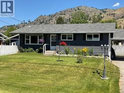431 Hartland Avenue Midway, BC V0H 1M0