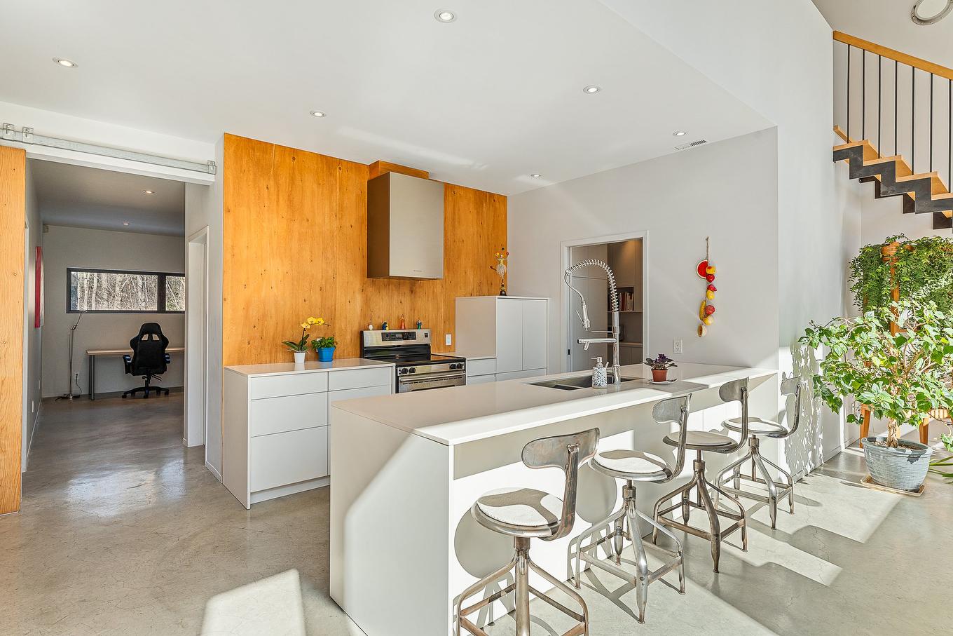 Cuisine - 60 Rue Hayes, Bromont, QC - Indoor