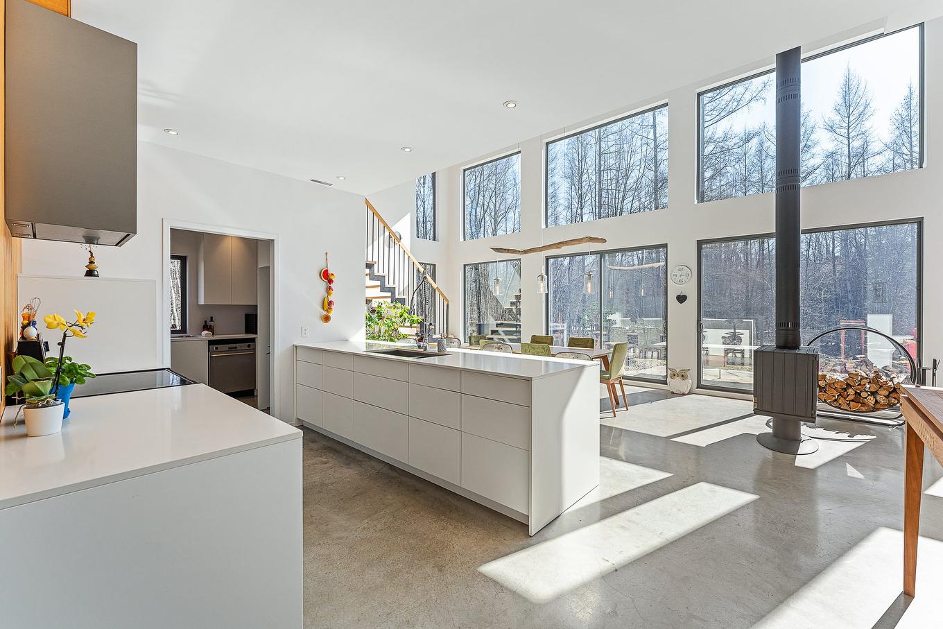 Cuisine - 60 Rue Hayes, Bromont, QC - Indoor Photo Showing Other Room