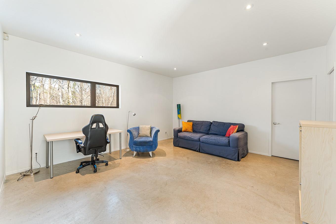 Salle familiale - 60 Rue Hayes, Bromont, QC - Indoor