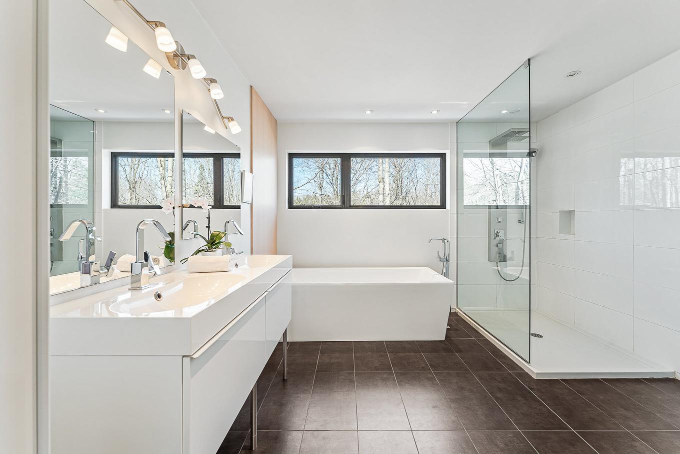 Salle de bains - 60 Rue Hayes, Bromont, QC - Indoor Photo Showing Bathroom