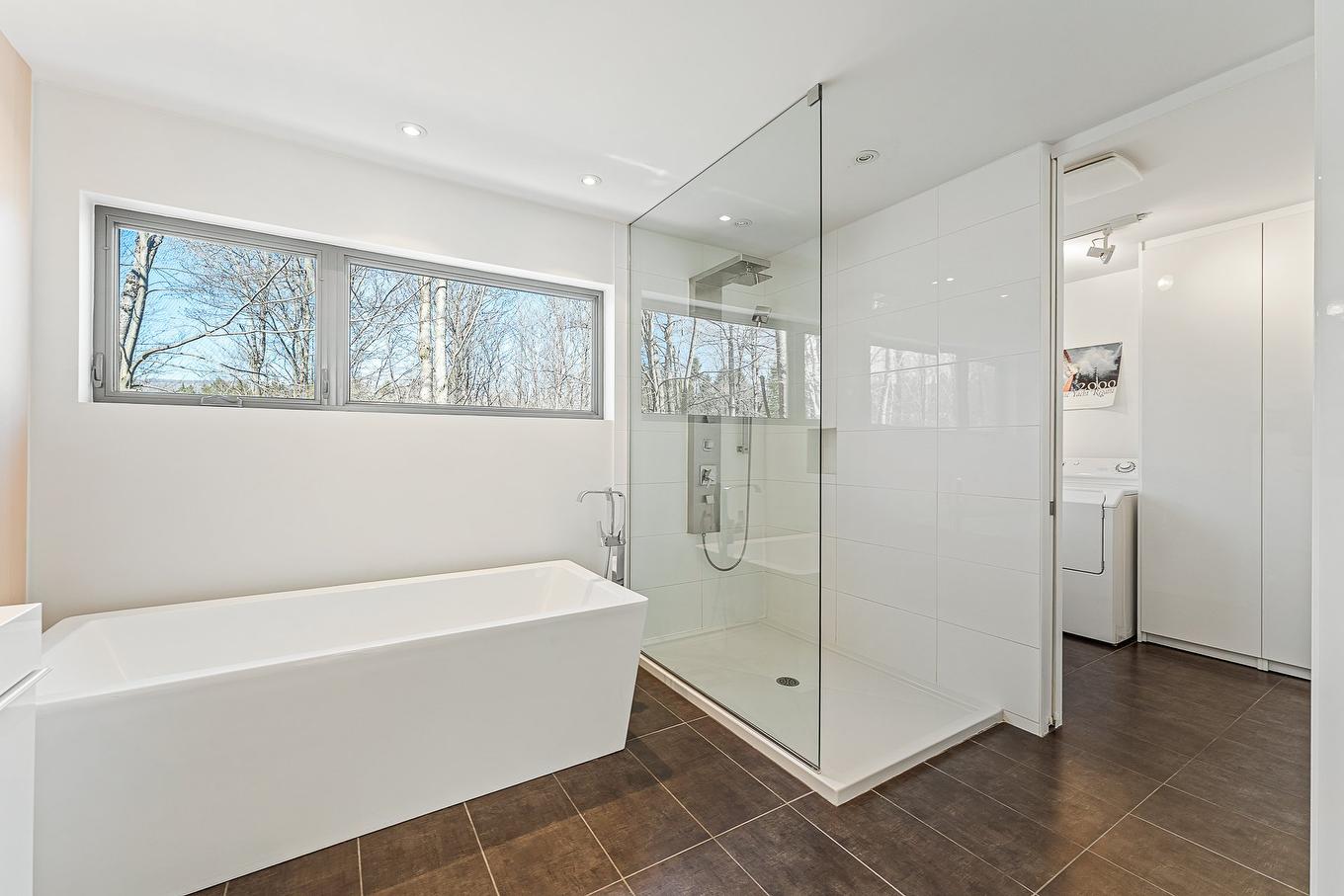 Salle de bains - 60 Rue Hayes, Bromont, QC - Indoor Photo Showing Bathroom