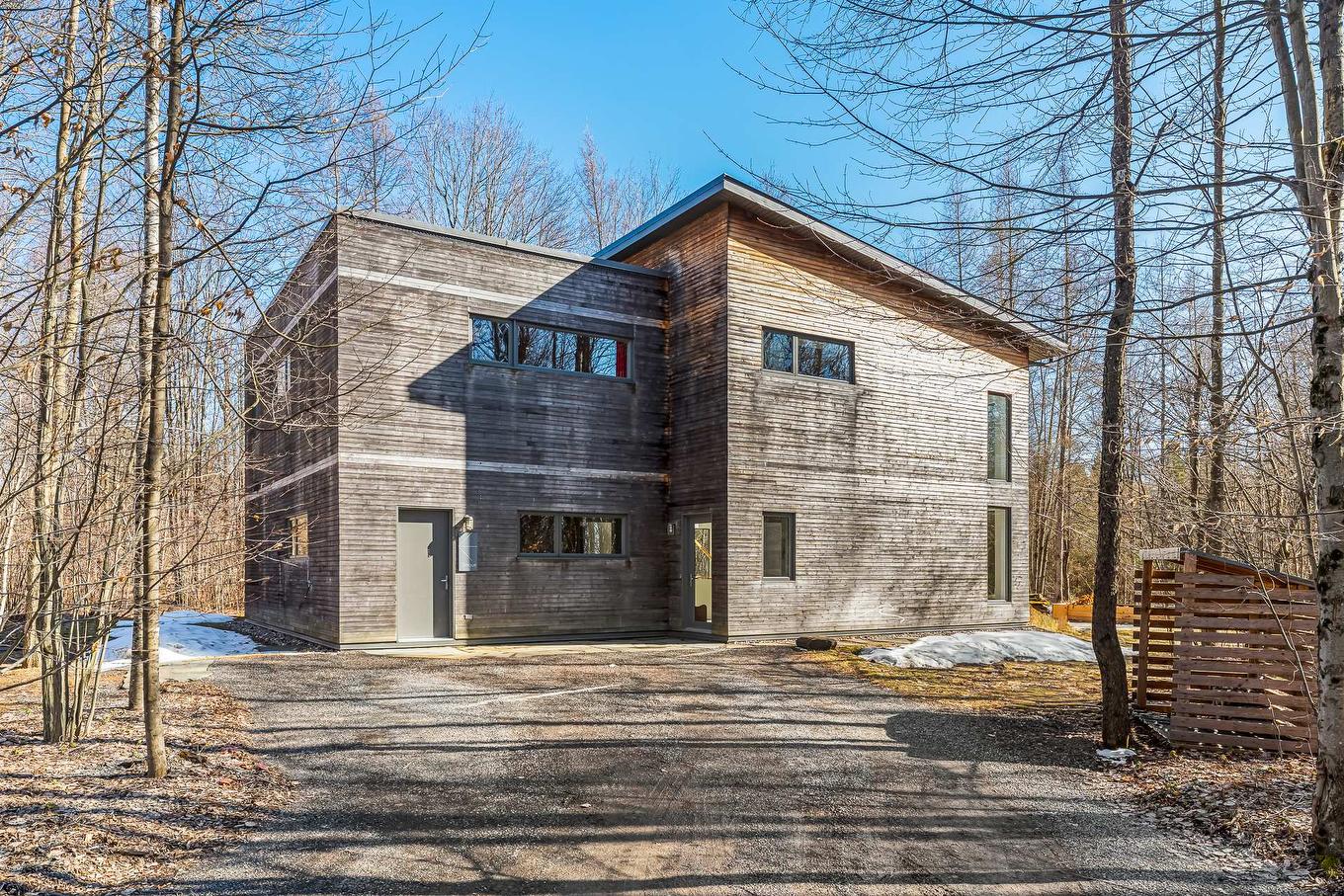 Façade - 60 Rue Hayes, Bromont, QC - Outdoor