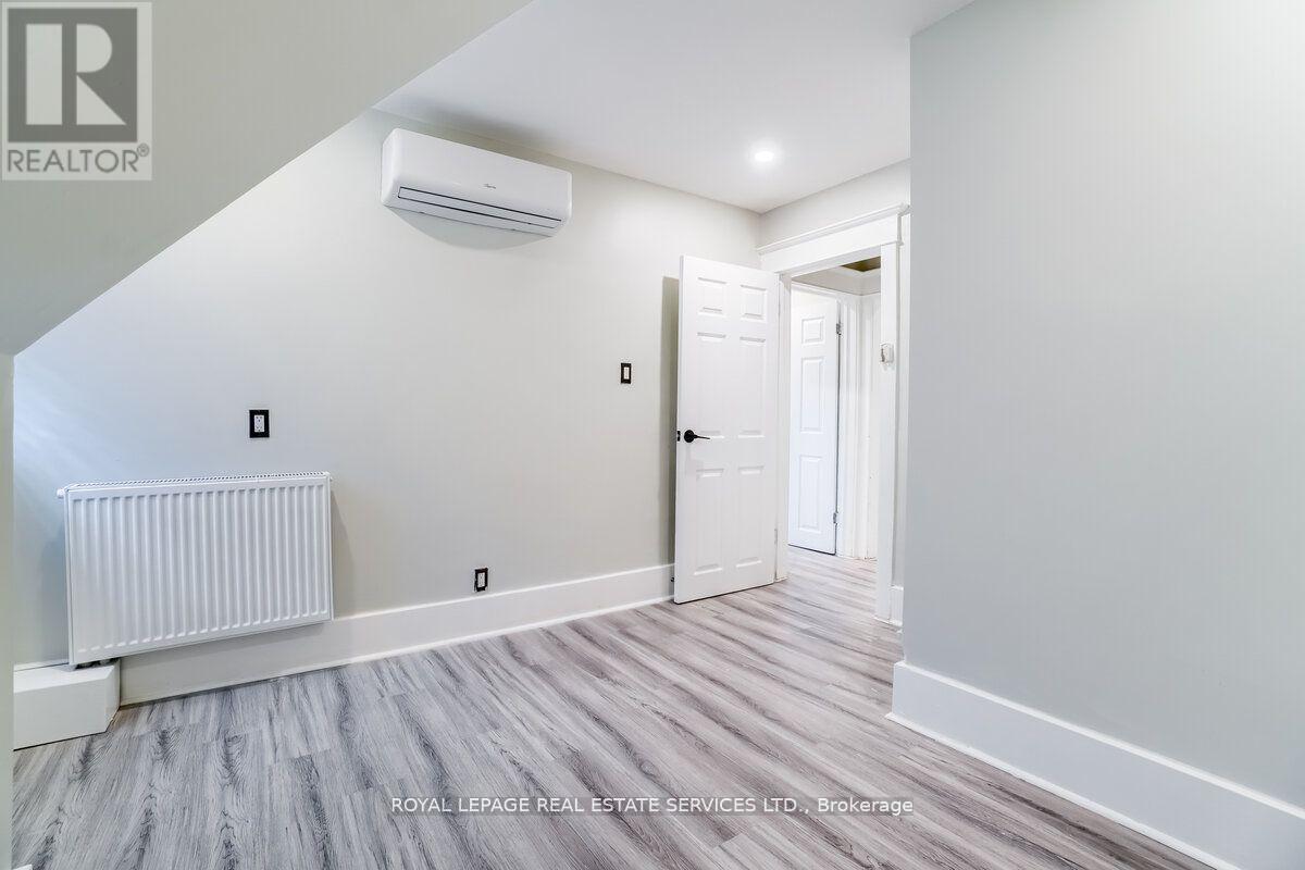 31 Tyndall Avenue, Toronto, ON - Indoor Photo Showing Other Room