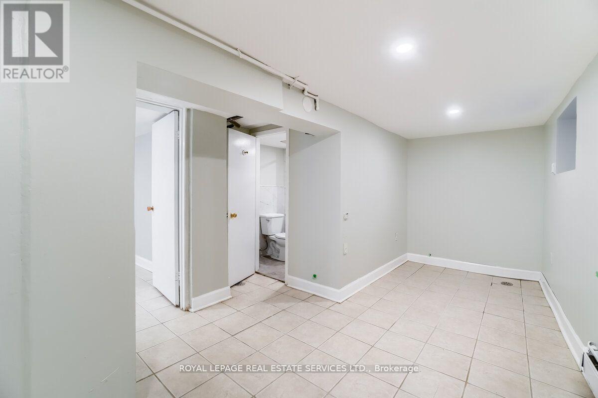 31 Tyndall Avenue, Toronto, ON - Indoor Photo Showing Other Room