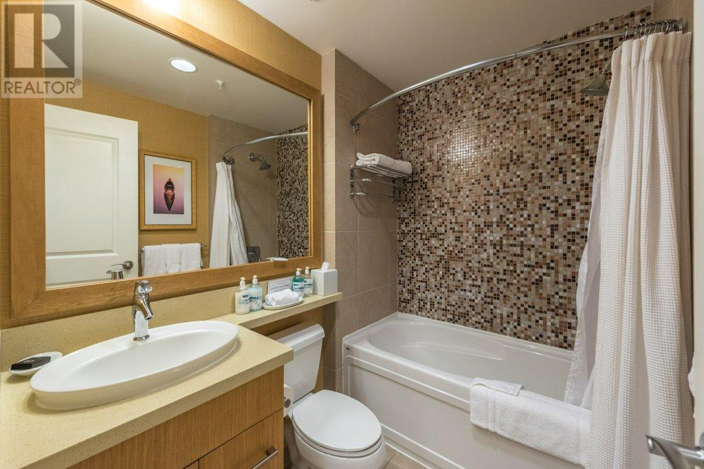 15 Park Place Unit# 325, Osoyoos, BC - Indoor Photo Showing Bathroom