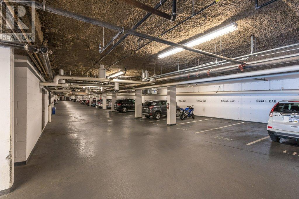 15 Park Place Unit# 325, Osoyoos, BC - Indoor Photo Showing Garage