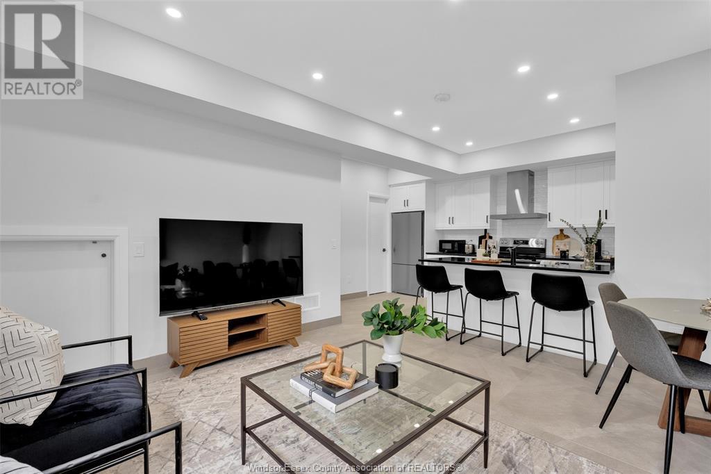 1867 Northway Avenue Unit# A & B, Windsor, ON - Indoor Photo Showing Living Room