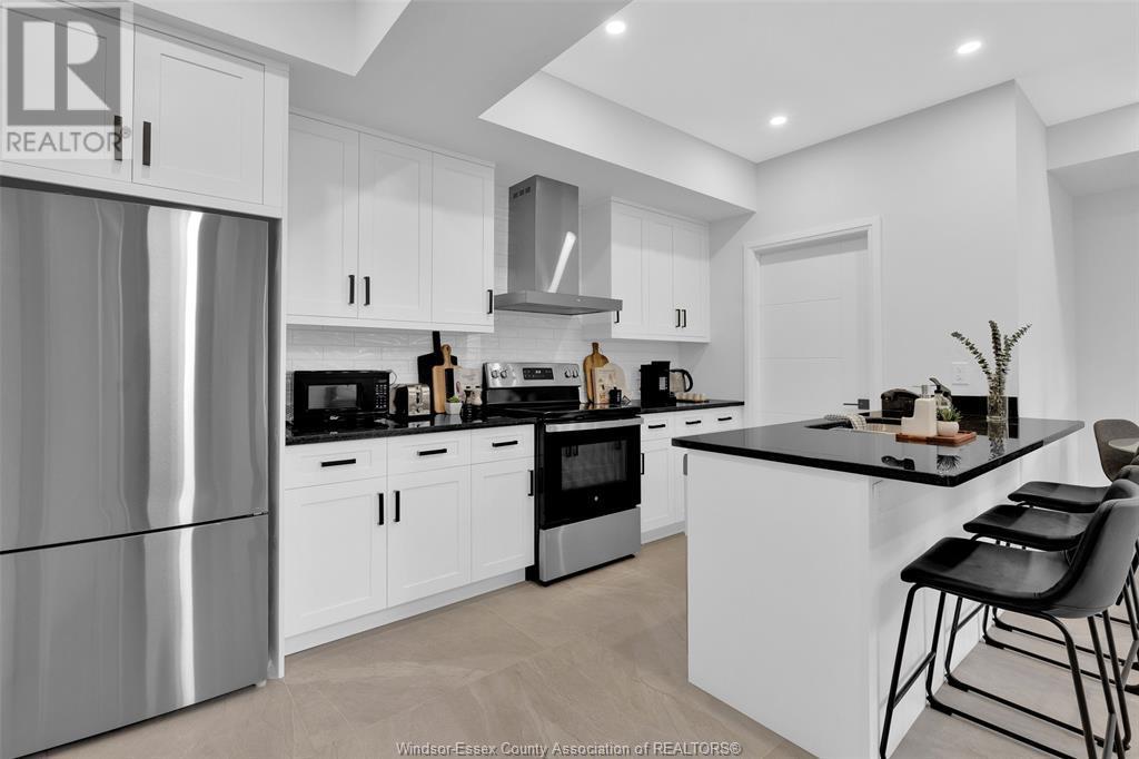 1867 Northway Avenue Unit# A & B, Windsor, ON - Indoor Photo Showing Kitchen With Upgraded Kitchen